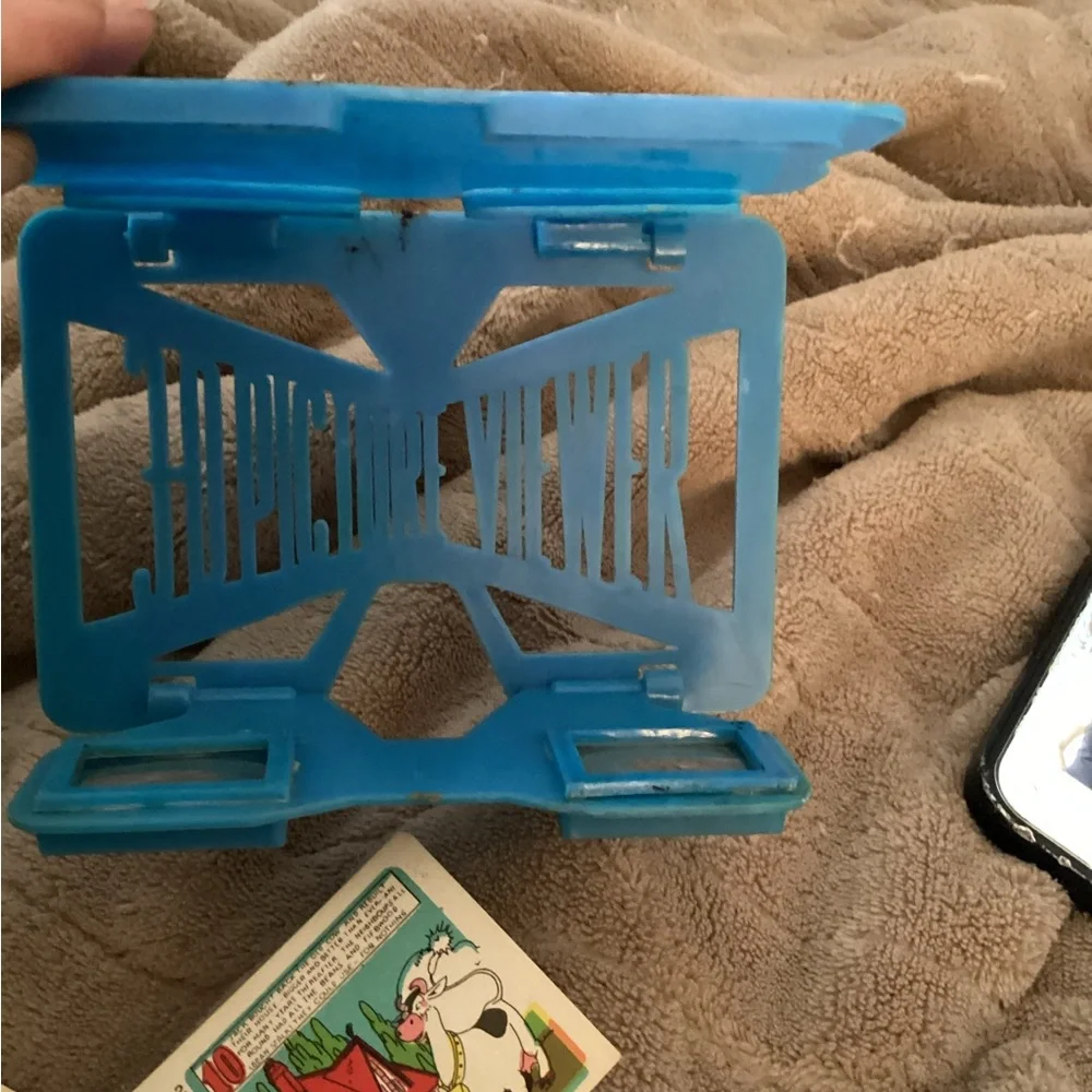Vintage 1960s Justen Viewer 3D featuring 20 view cards